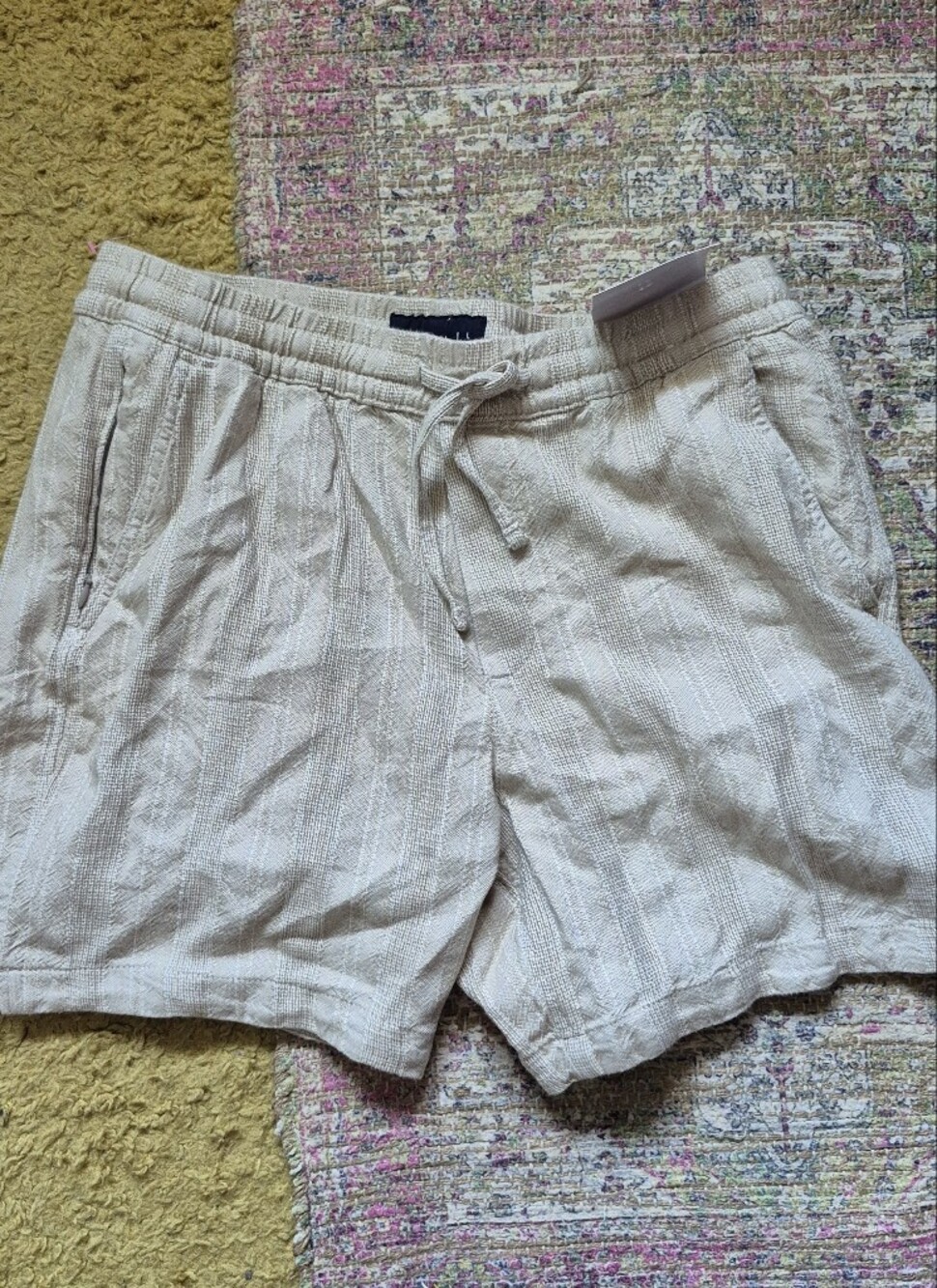 Abercrombie & Fitch Cream Textured Shorts with Drawstring Waist Sz.L NWT